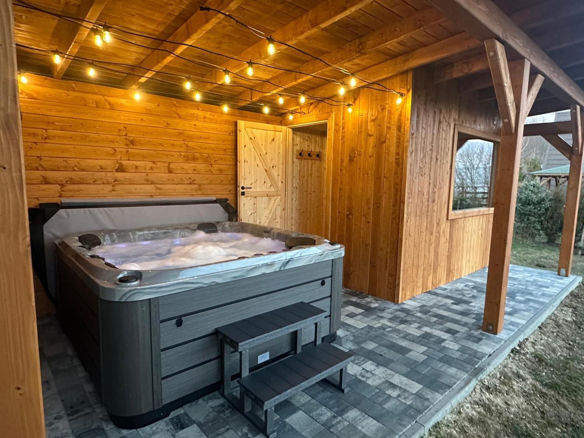 Domek Na Hrobaczej - Jacuzzi&Sauna Międzybrodzie Bialskie المظهر الخارجي الصورة